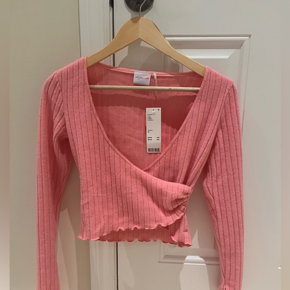 Urban outfitters out from under pink wrap top - Picture 5 of 8